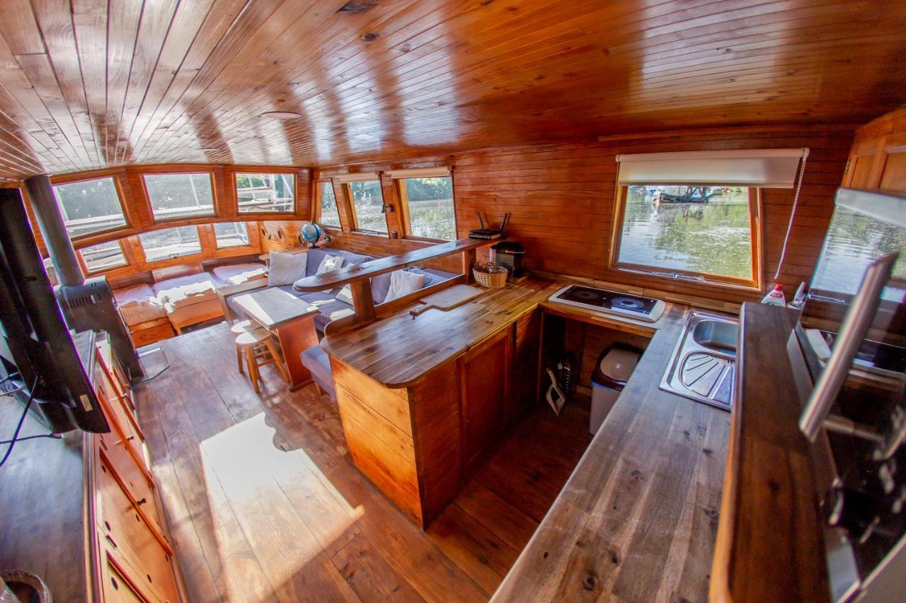 Bay Houseboats 3* Prag