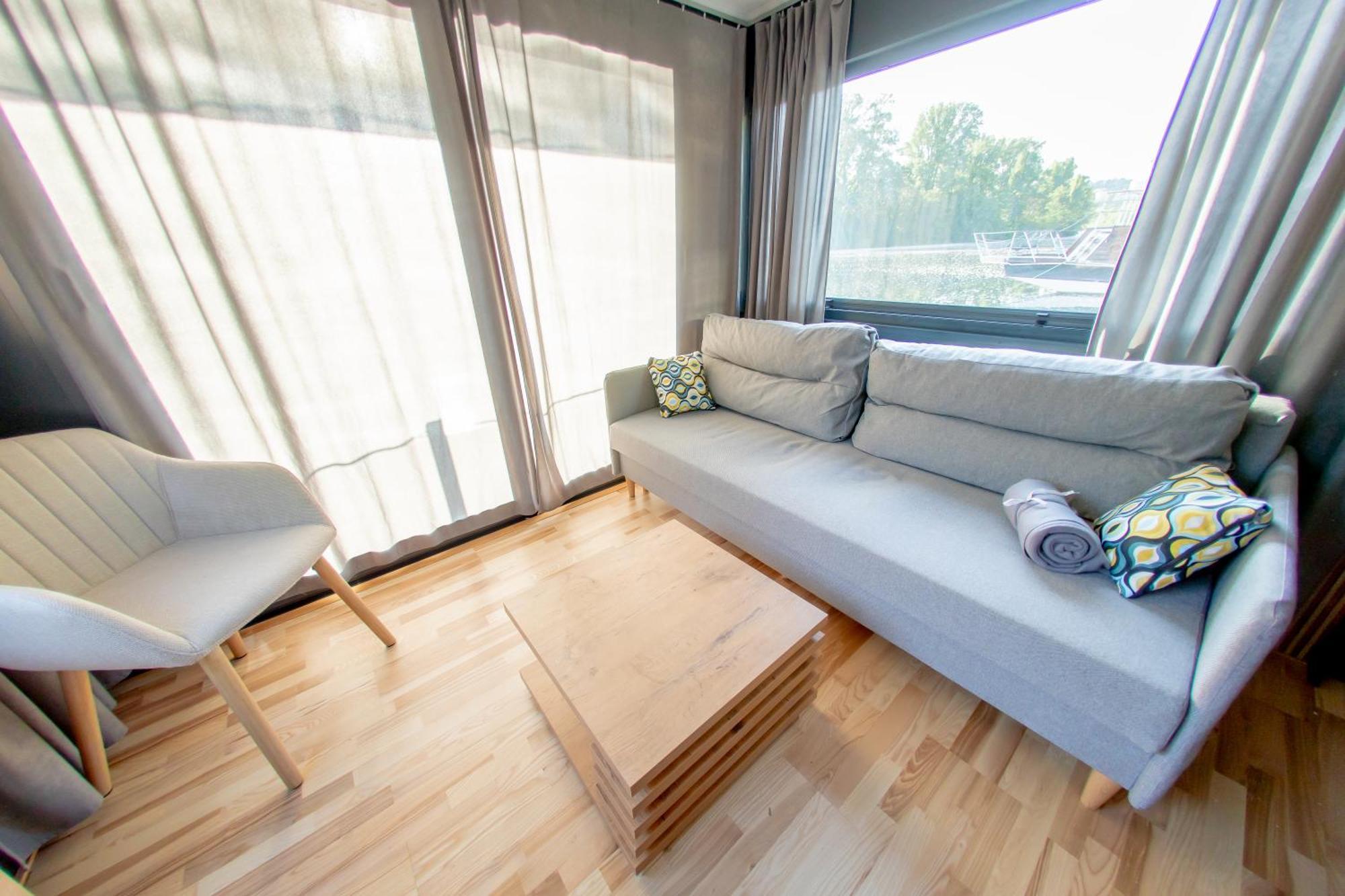 Botel Bay Houseboats Prag